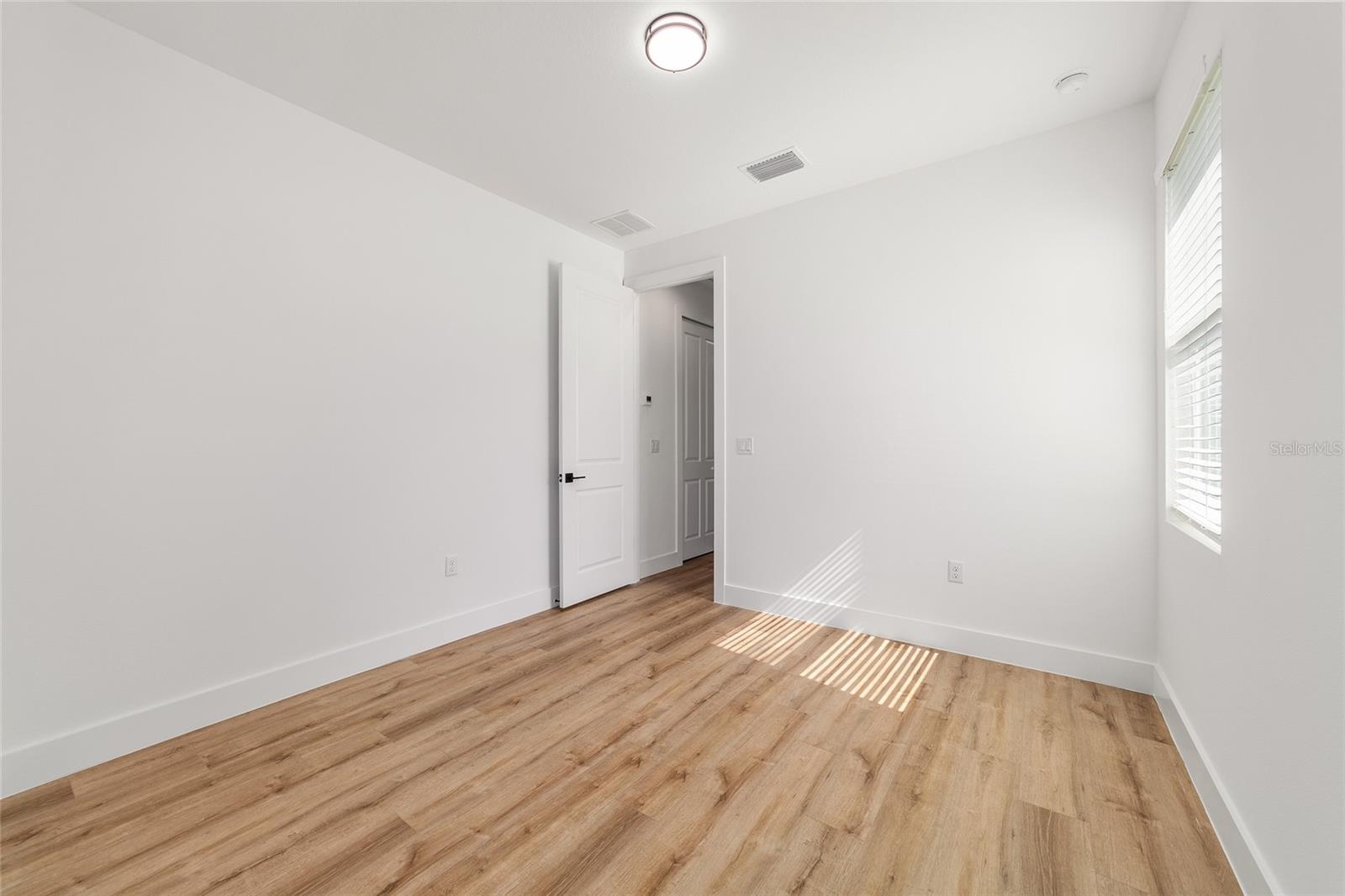 Image 42 of 73 For 7 Oak Trail 