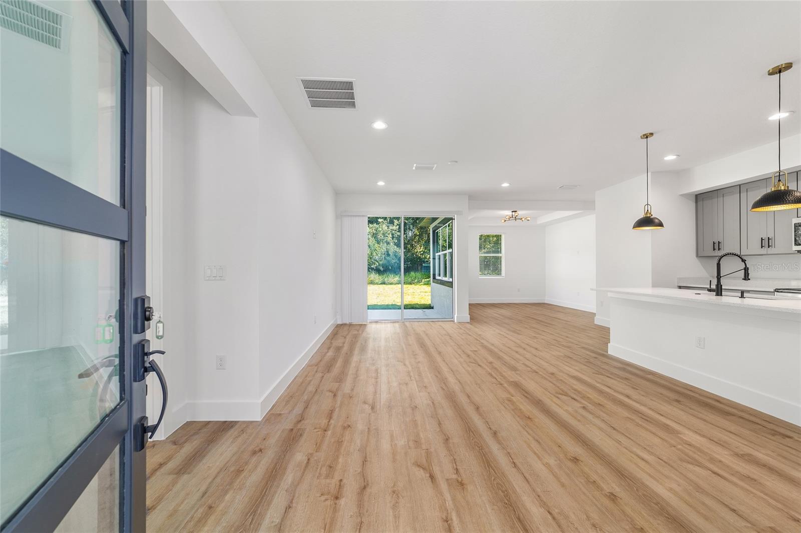 Image 6 of 73 For 7 Oak Trail 