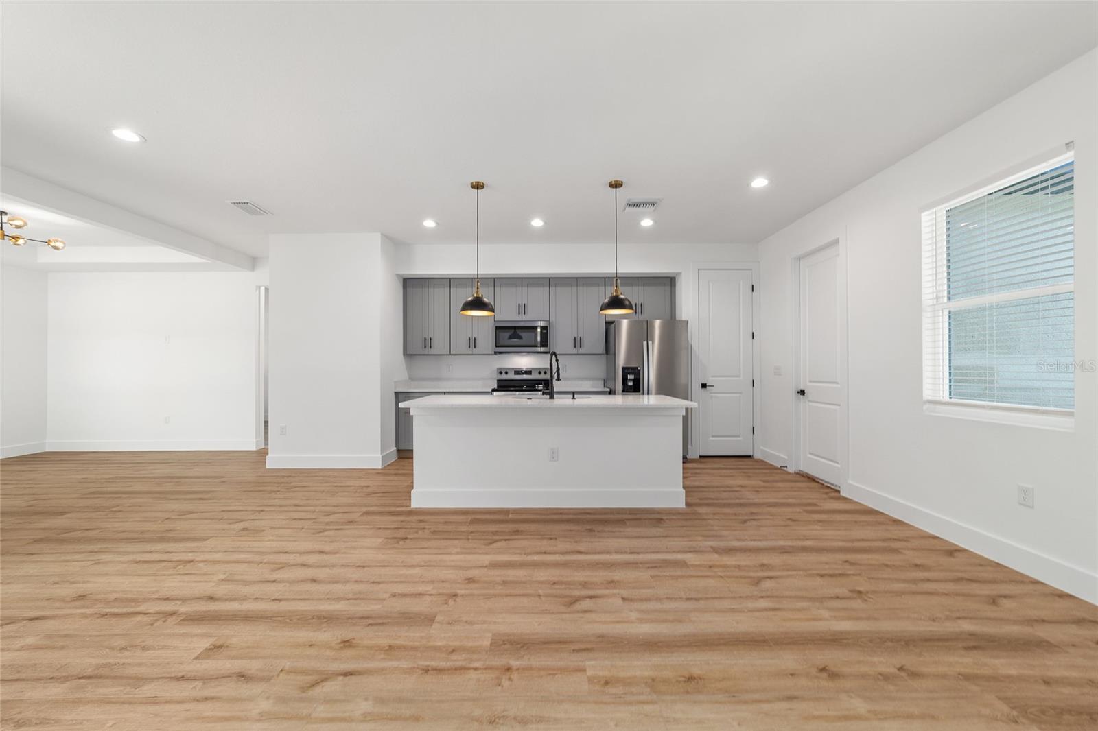 Image 8 of 73 For 7 Oak Trail 