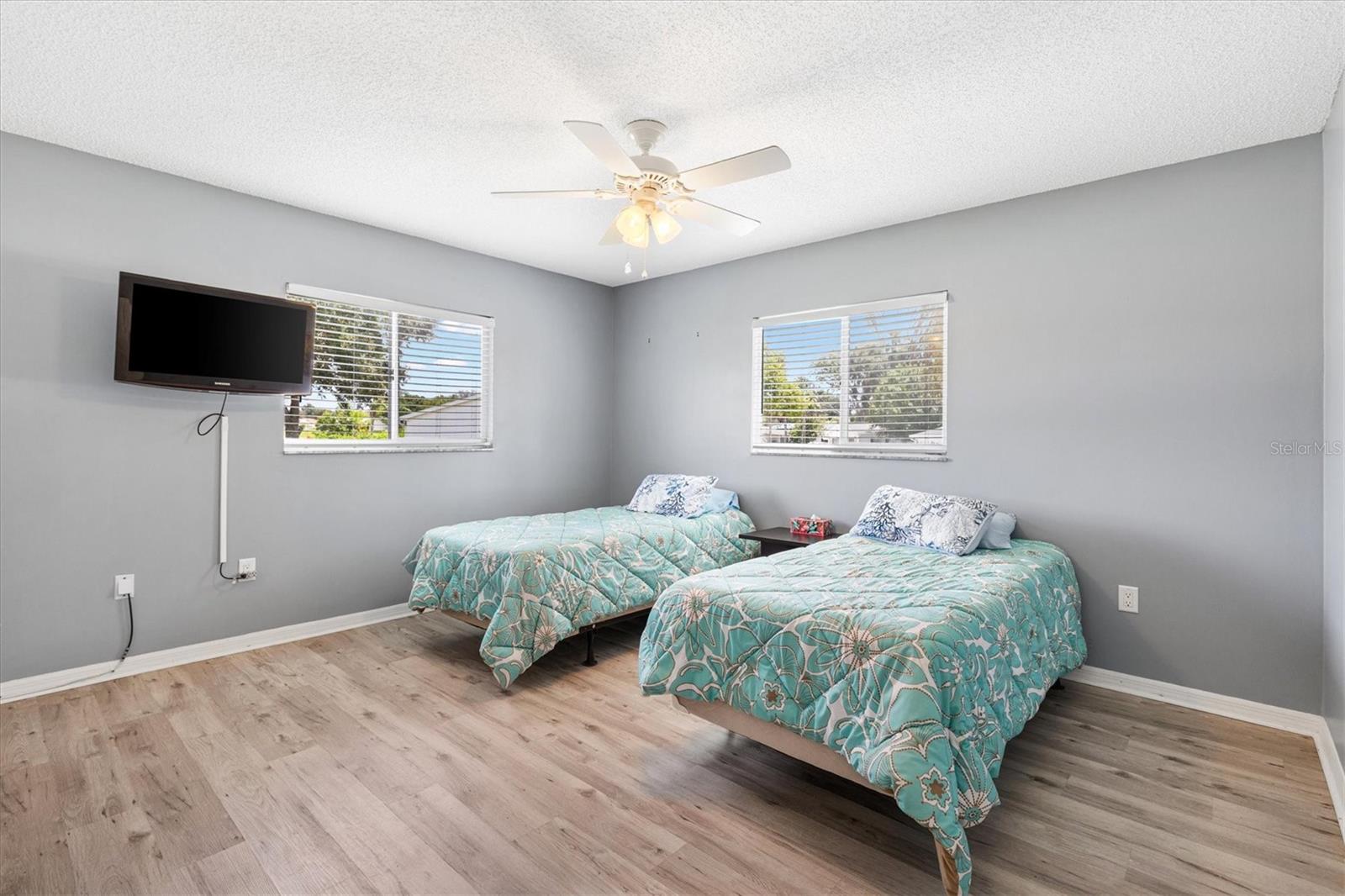 Image 21 of 43 For 9667 173rd Lane