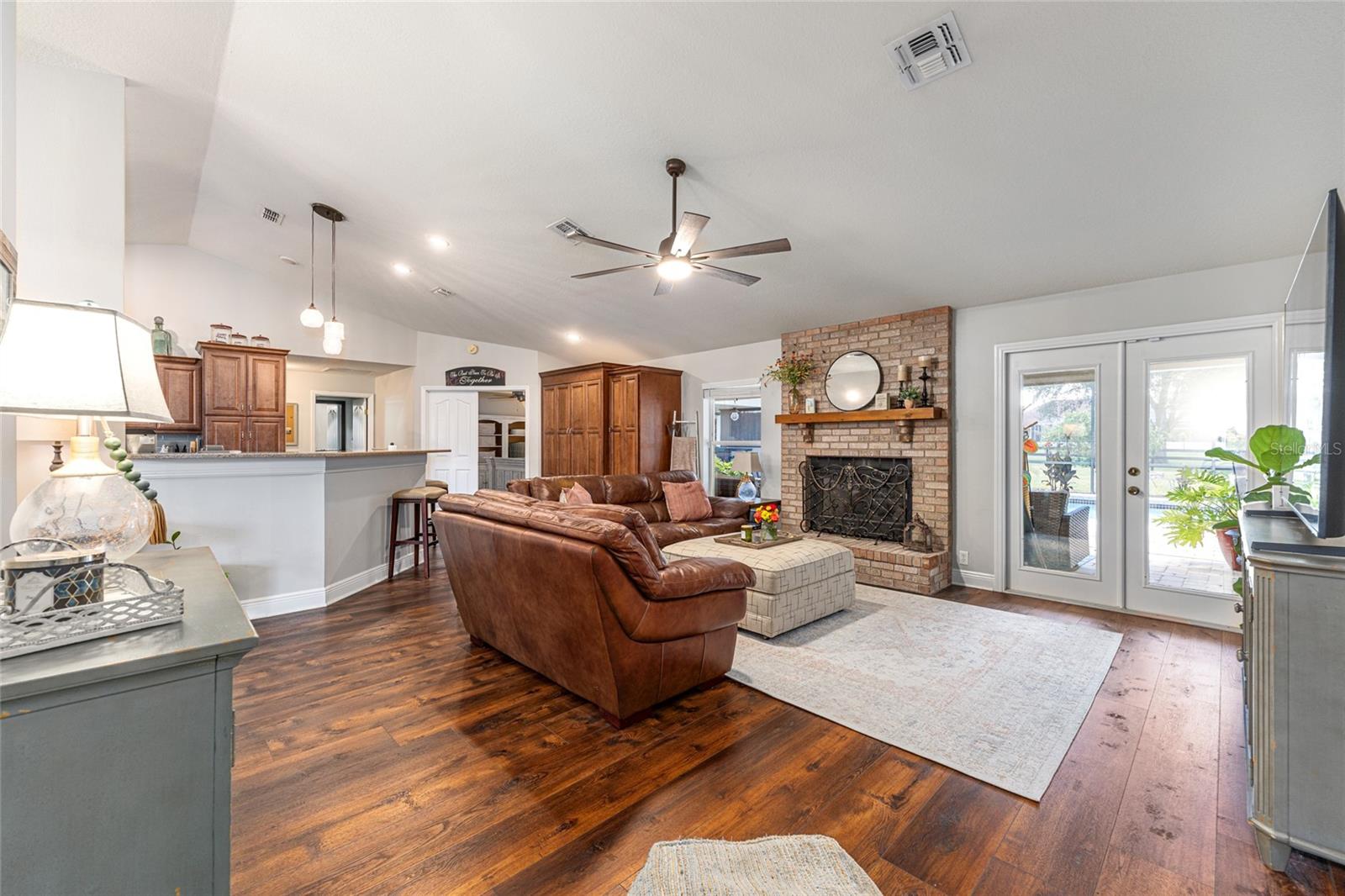 Image 7 of 43 For 5634 61st Avenue Road