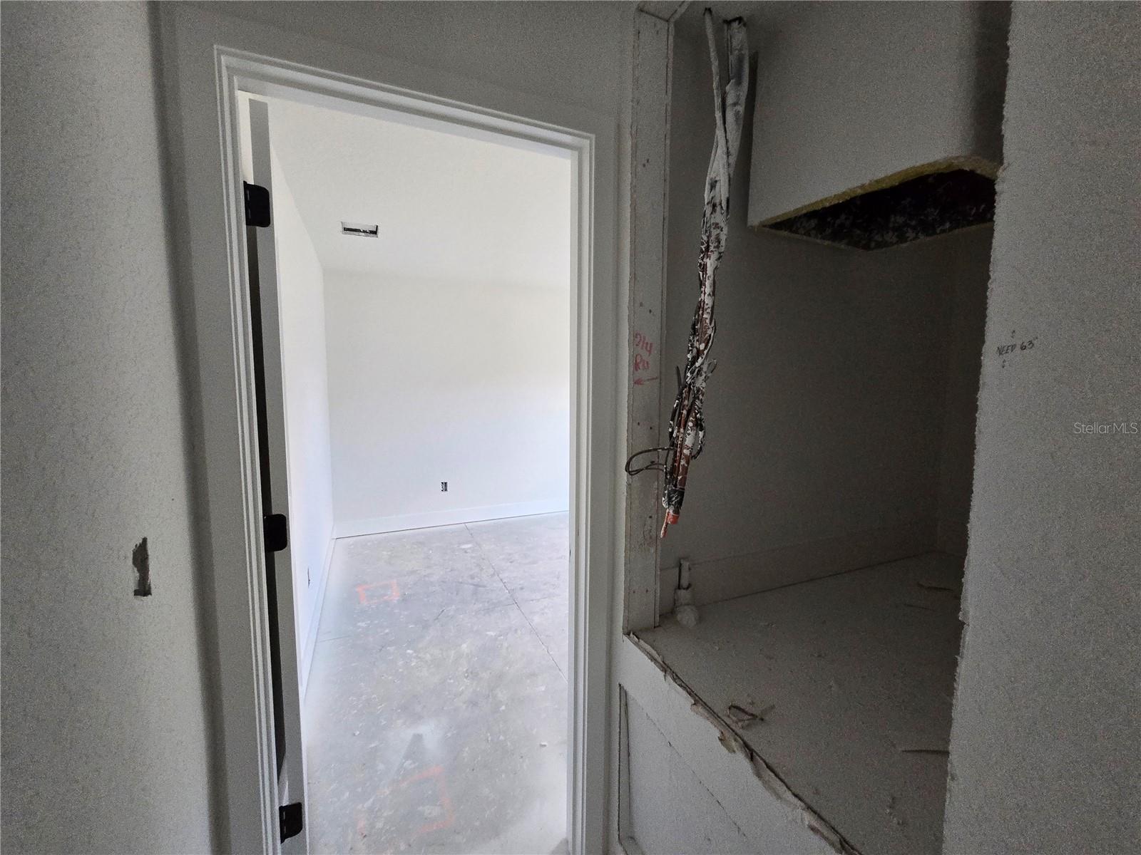 Listing photo id 23 for 2601 Clearwood Street