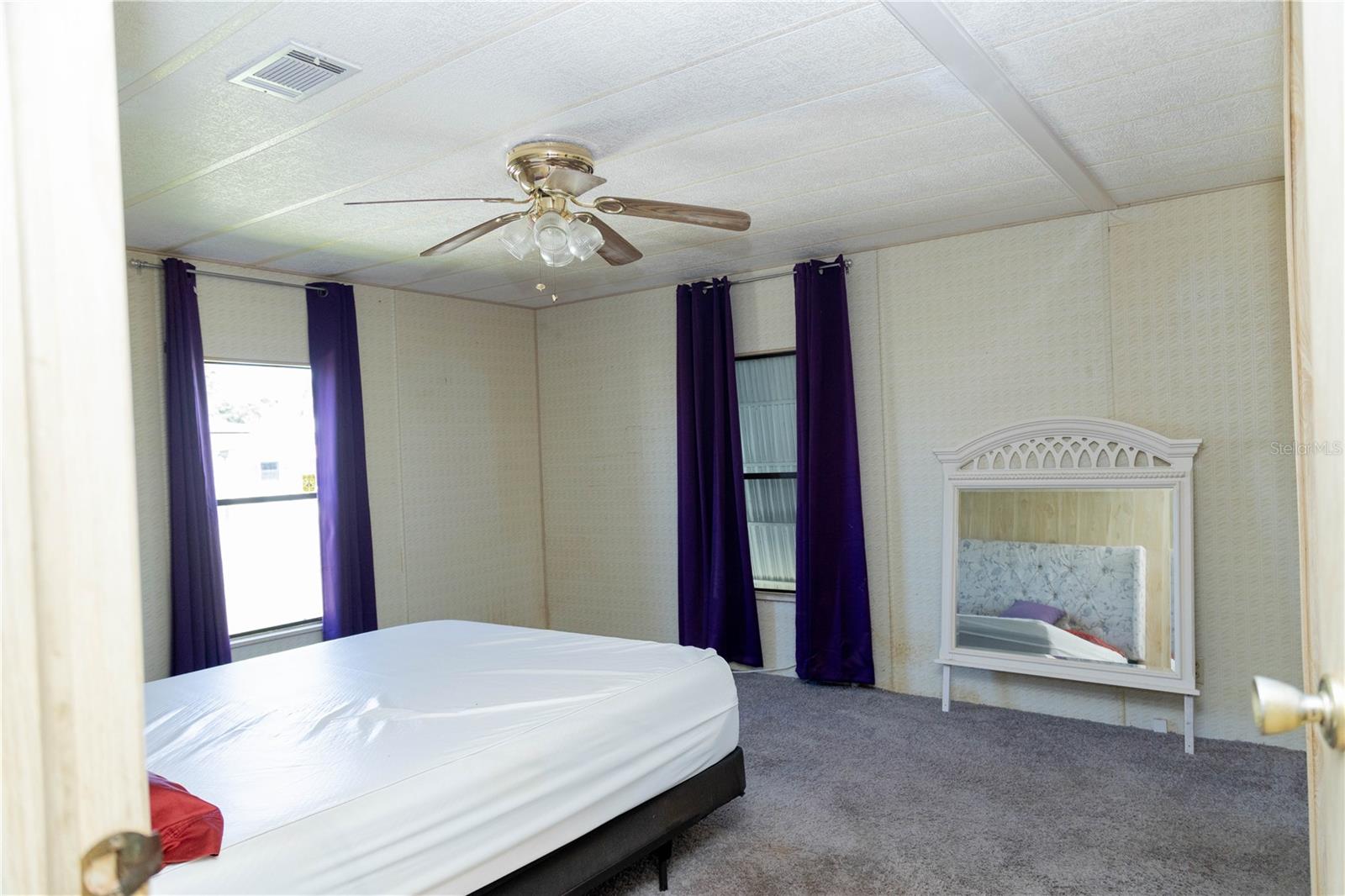 Image 11 of 28 For 6447 Hollyberry Lane Ne