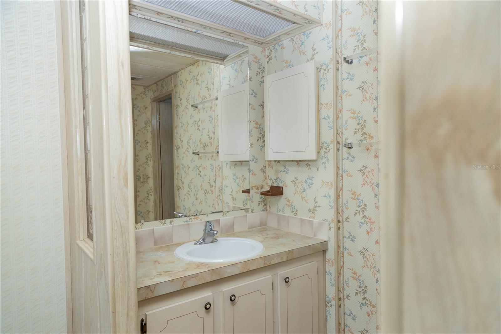 Image 12 of 28 For 6447 Hollyberry Lane Ne
