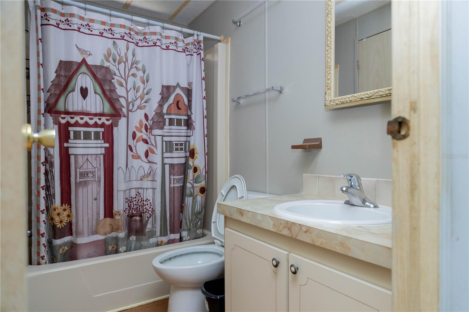 Image 16 of 28 For 6447 Hollyberry Lane Ne