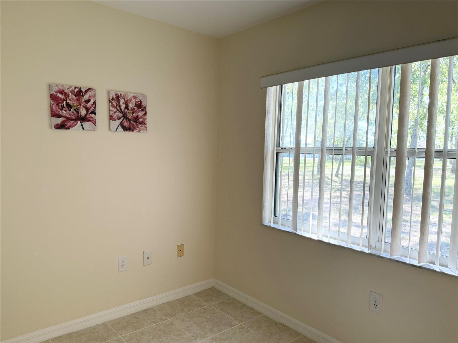Image 10 of 36 For 996 Colbert Court
