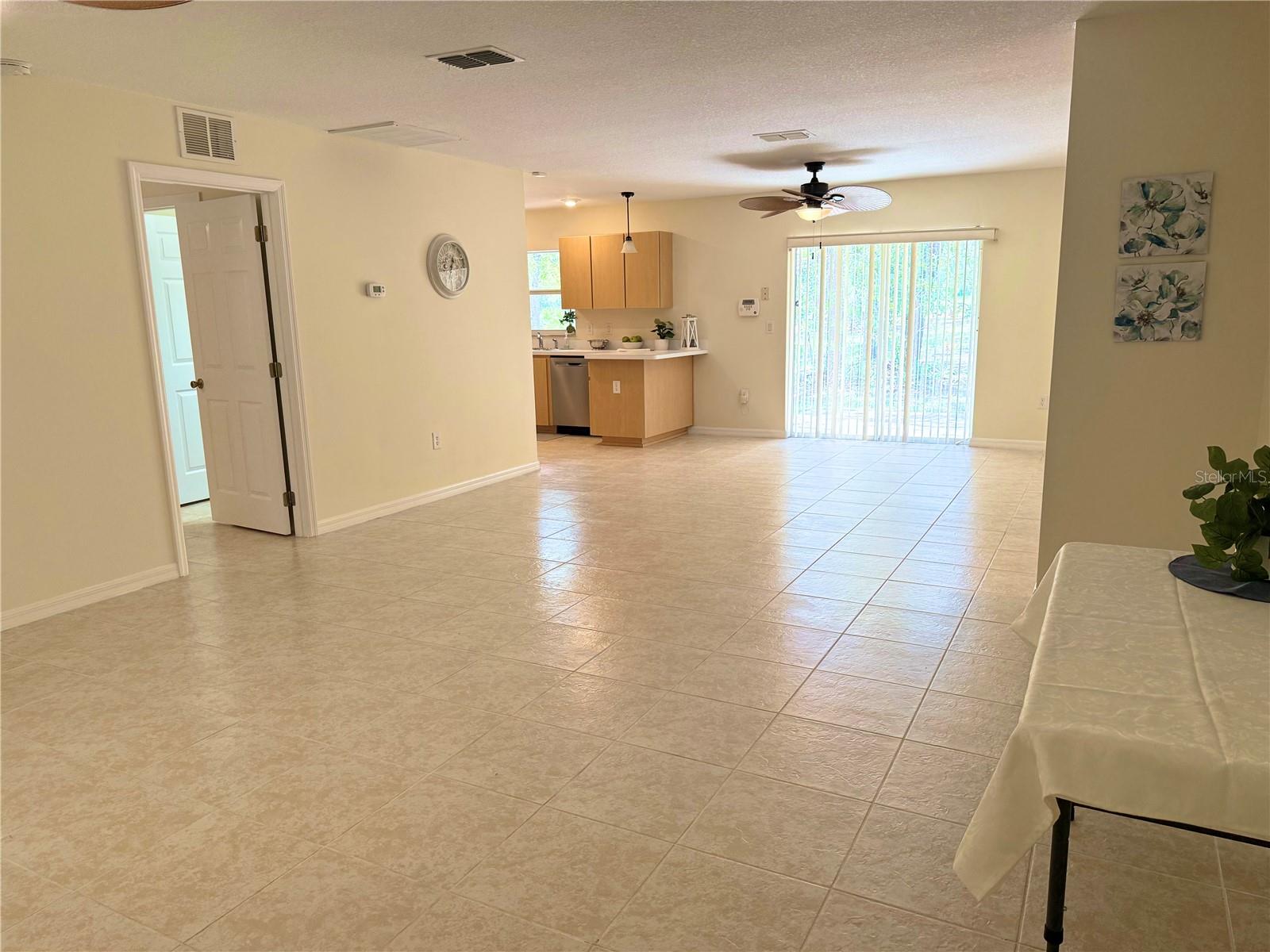 Image 3 of 36 For 996 Colbert Court