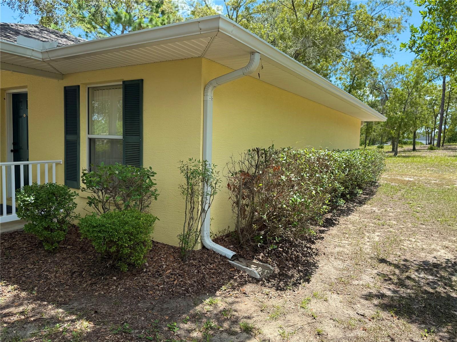 Image 32 of 36 For 996 Colbert Court