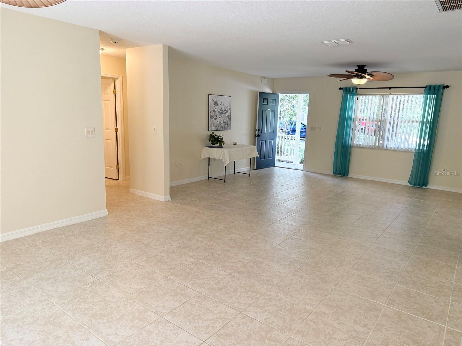 Image 5 of 36 For 996 Colbert Court