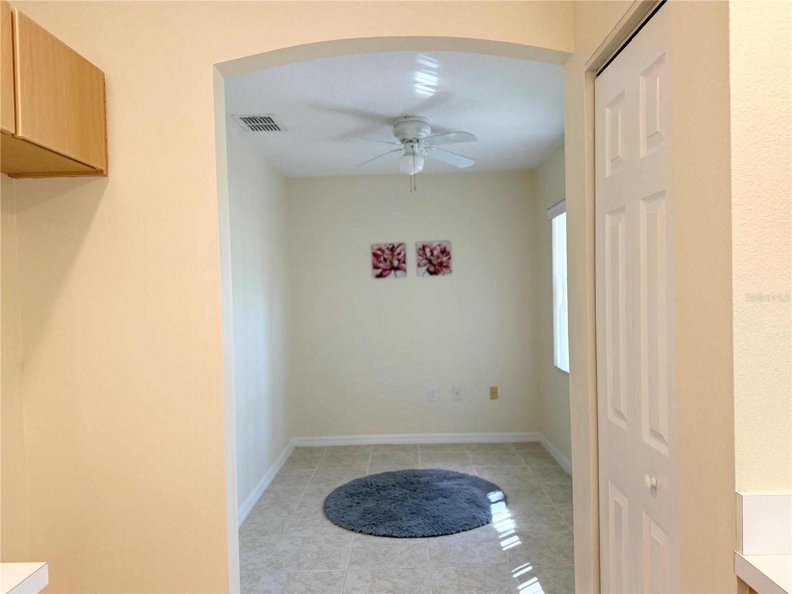 Image 9 of 36 For 996 Colbert Court