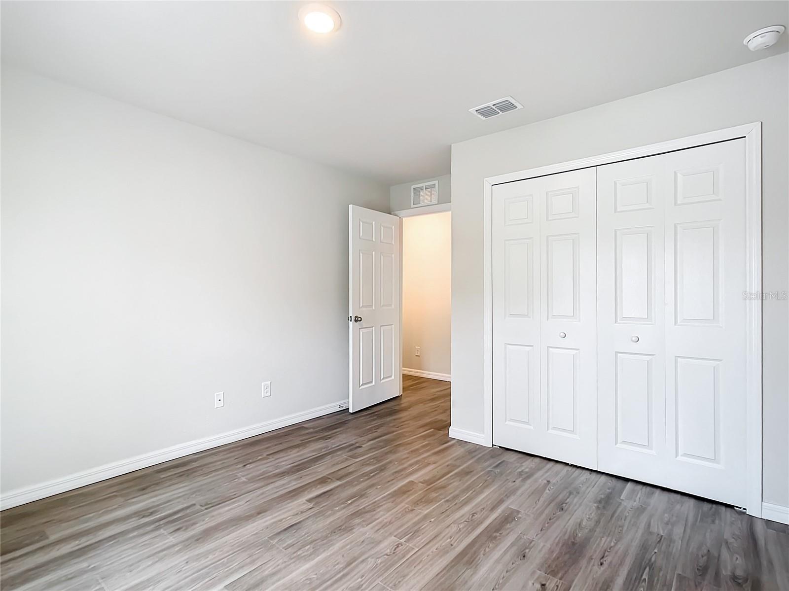 Image 11 of 22 For 1193 Victoria Avenue