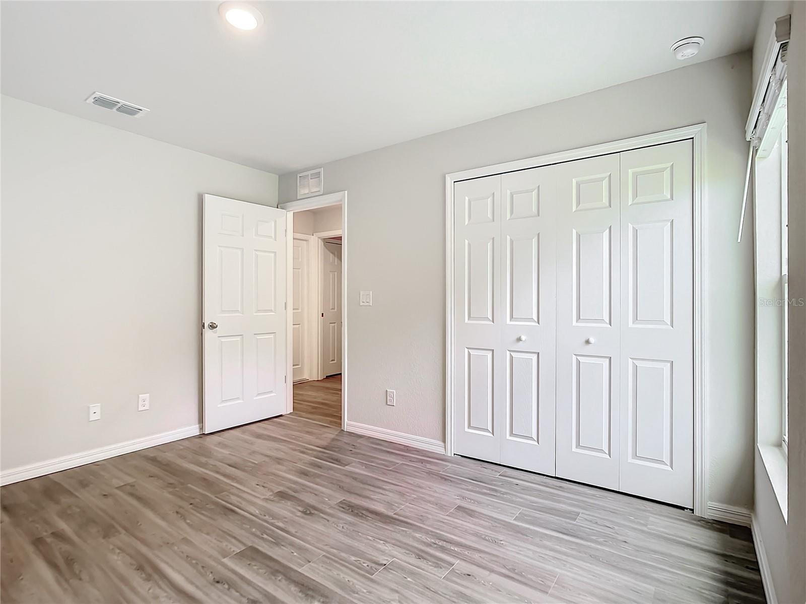 Image 16 of 22 For 1193 Victoria Avenue