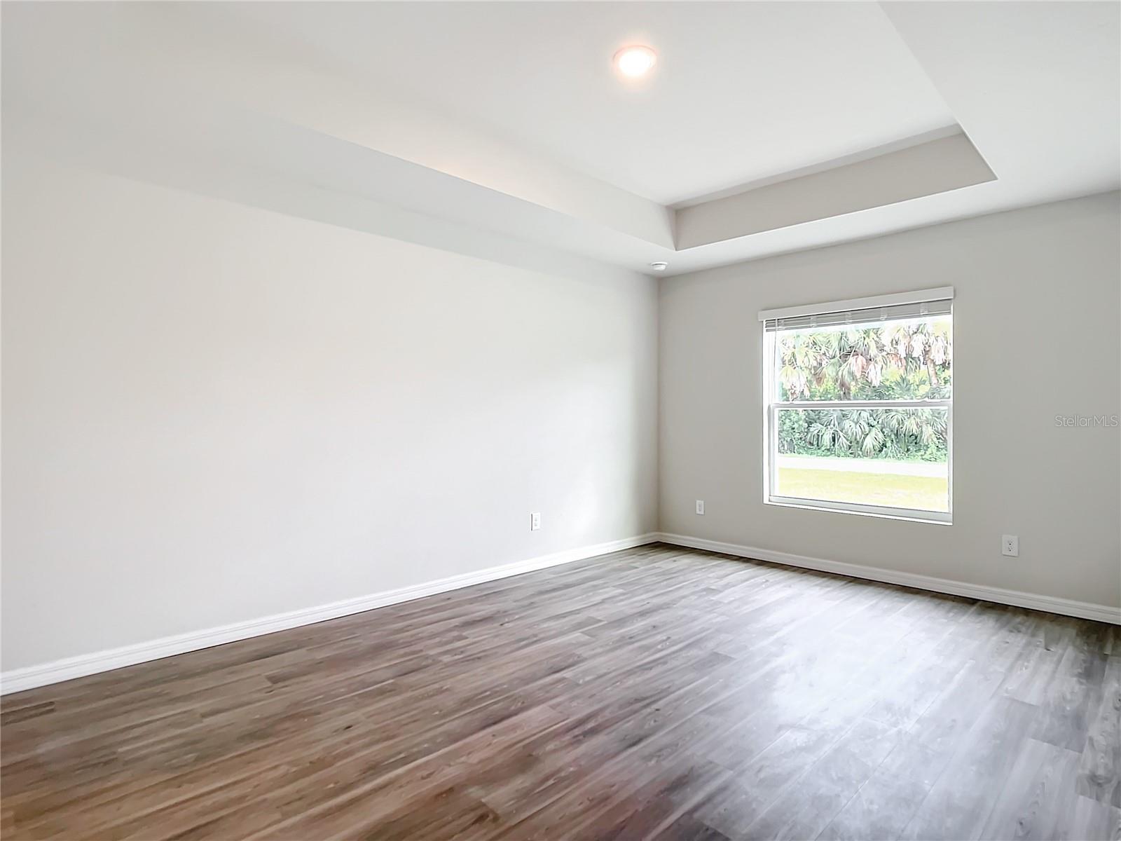 Image 17 of 22 For 1193 Victoria Avenue