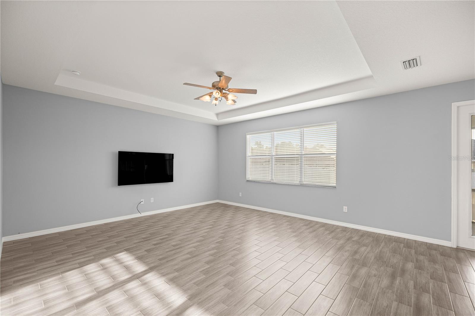 Image 11 of 38 For 891 44th Street Road