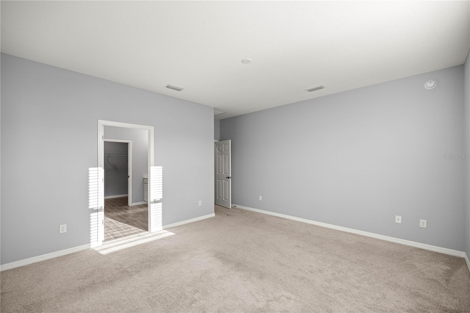 Image 16 of 38 For 891 44th Street Road