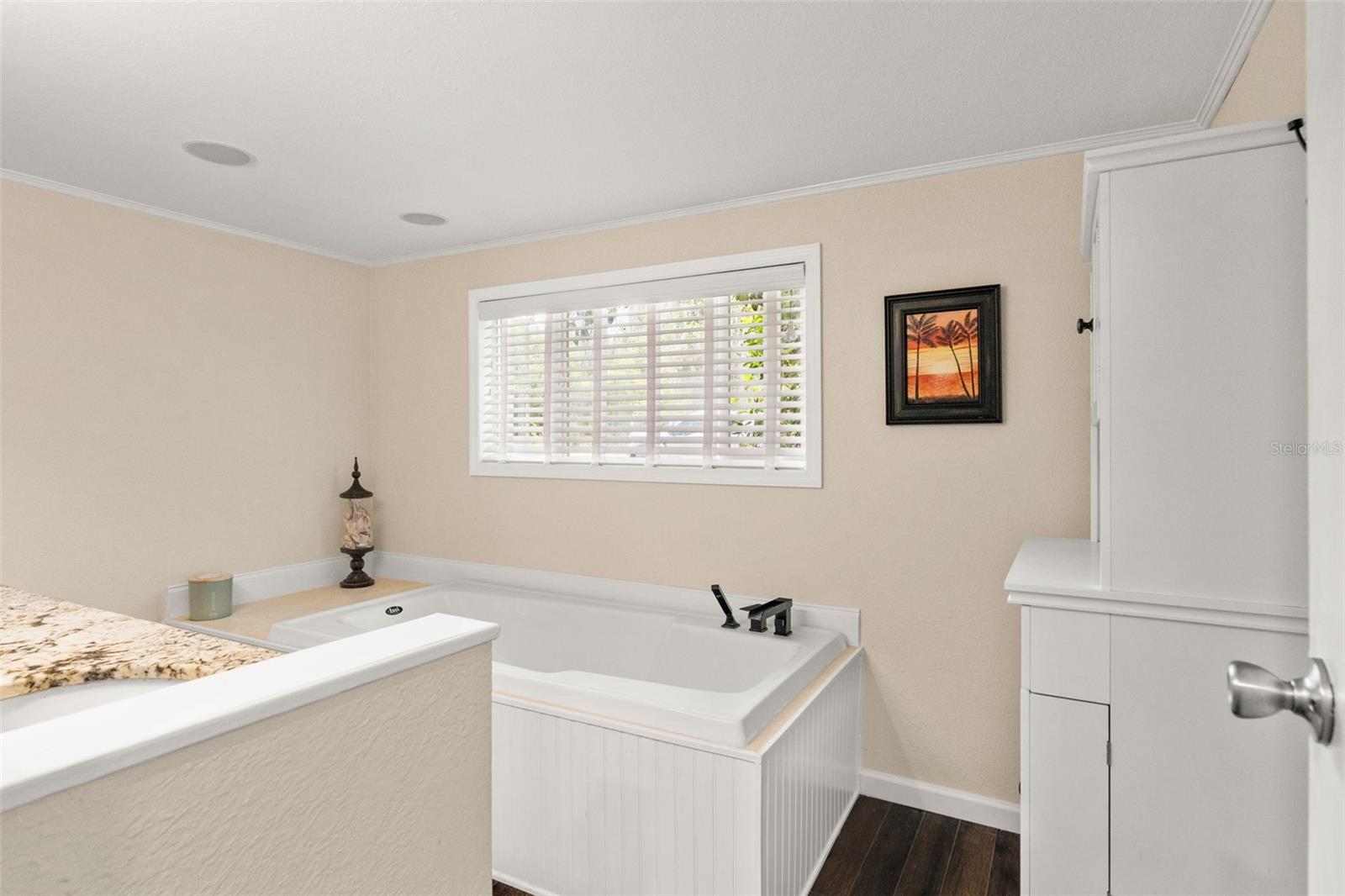 Listing photo id 22 for 785 Stockton Street