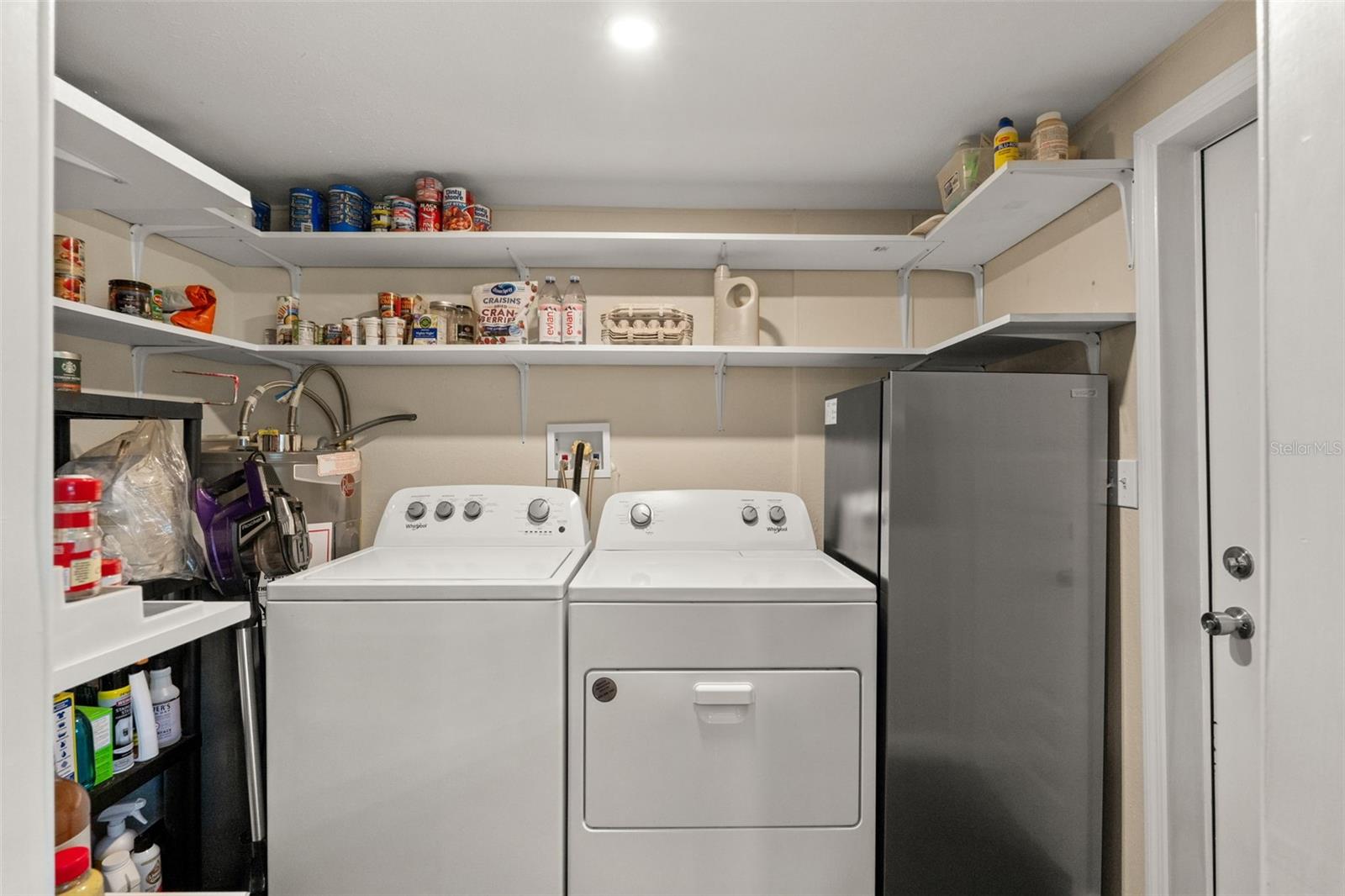 Listing photo id 23 for 785 Stockton Street