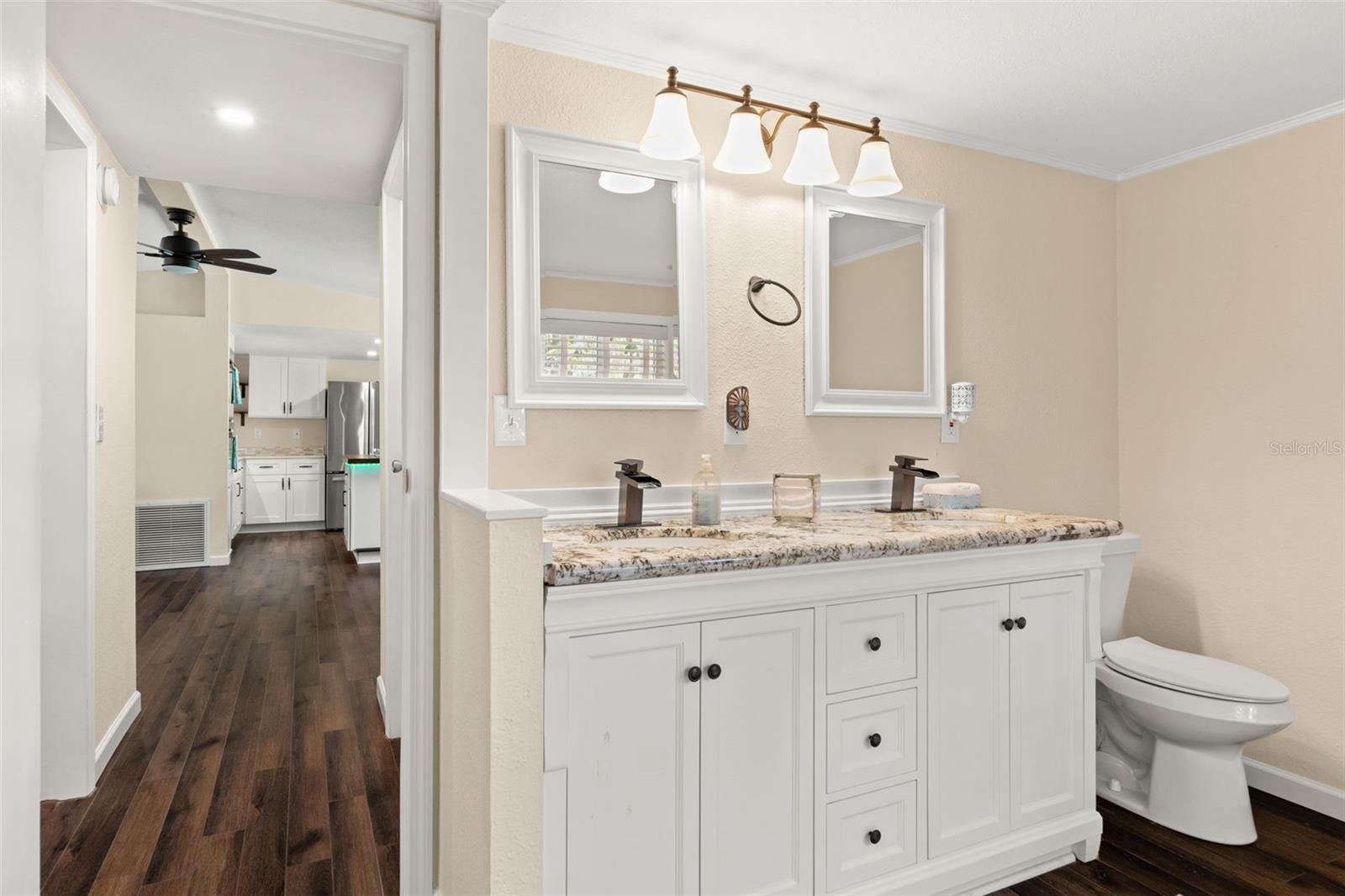 Listing photo id 24 for 785 Stockton Street