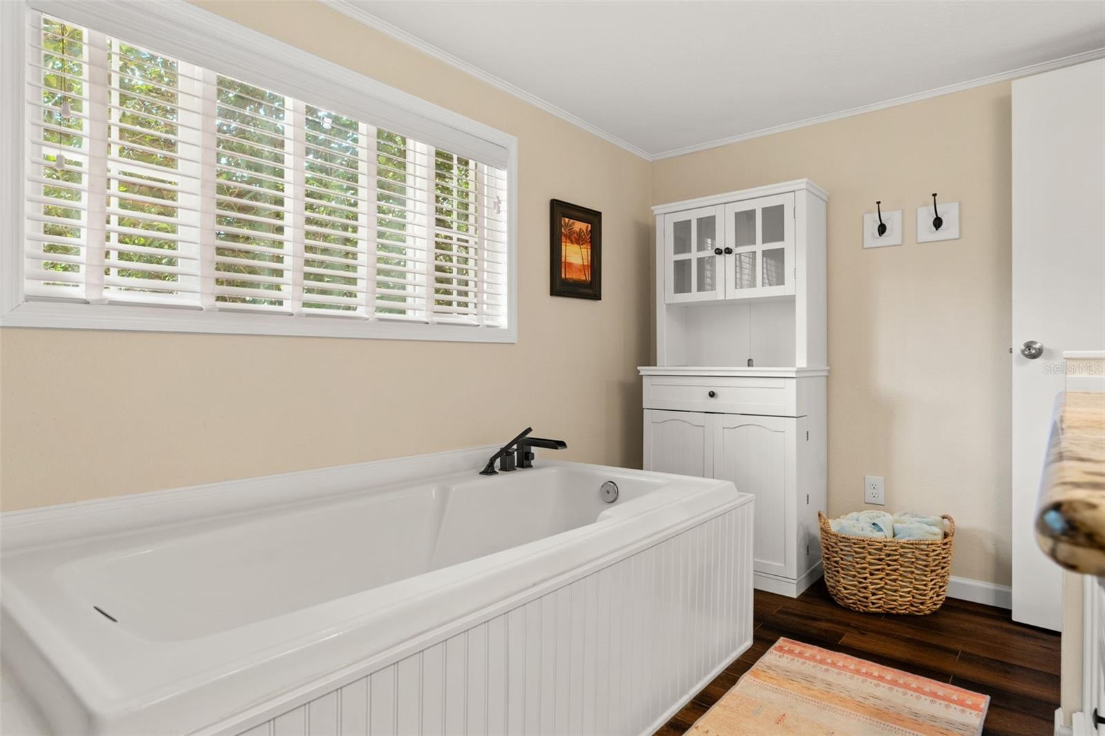 Listing photo id 25 for 785 Stockton Street