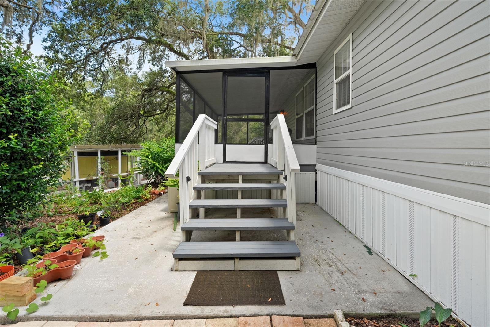Listing photo id 1 for 785 Stockton Street