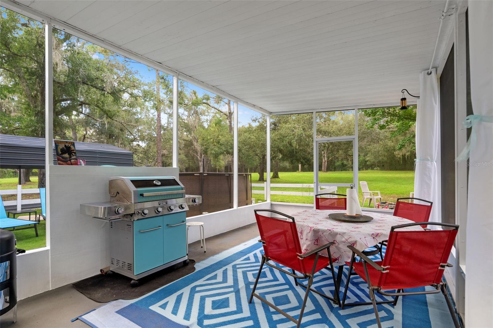 Listing photo id 35 for 785 Stockton Street