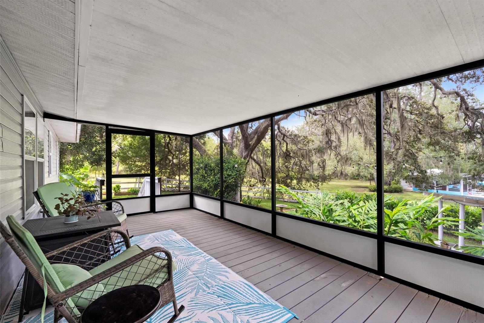 Listing photo id 2 for 785 Stockton Street
