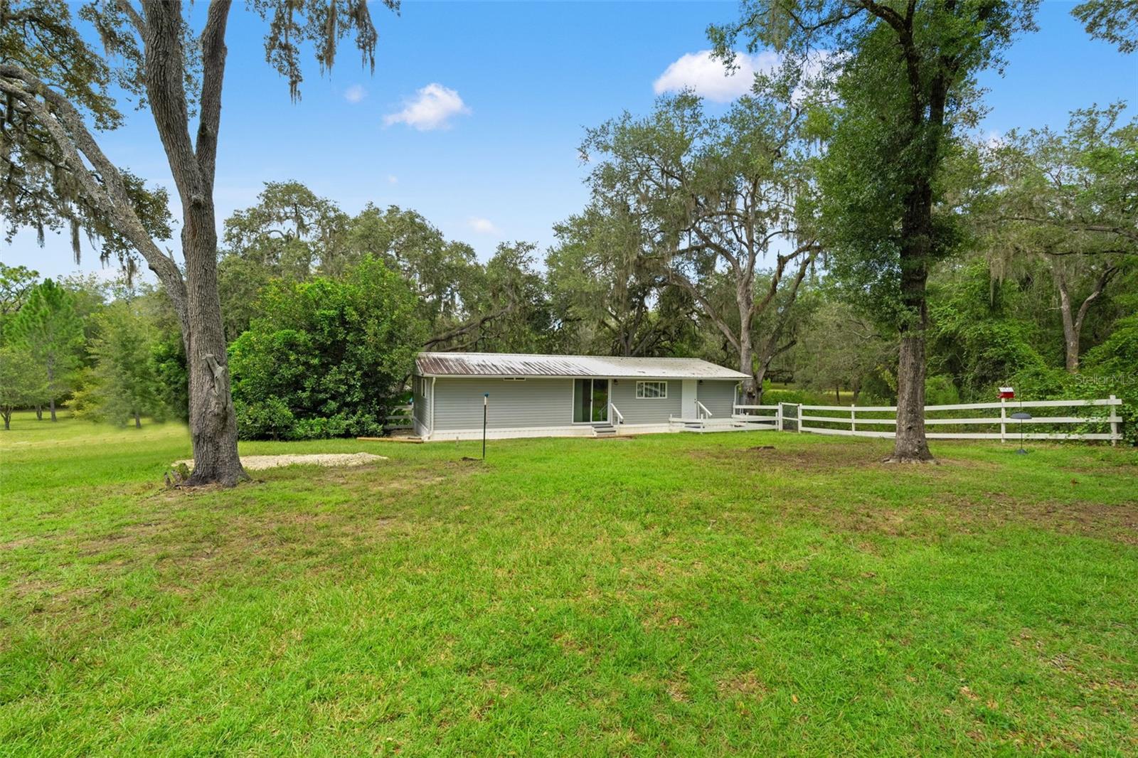 Listing photo id 42 for 785 Stockton Street