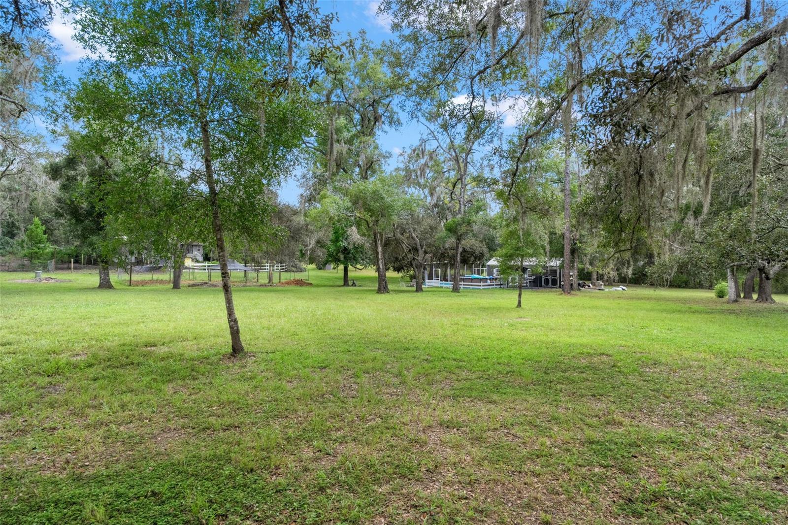 Listing photo id 46 for 785 Stockton Street