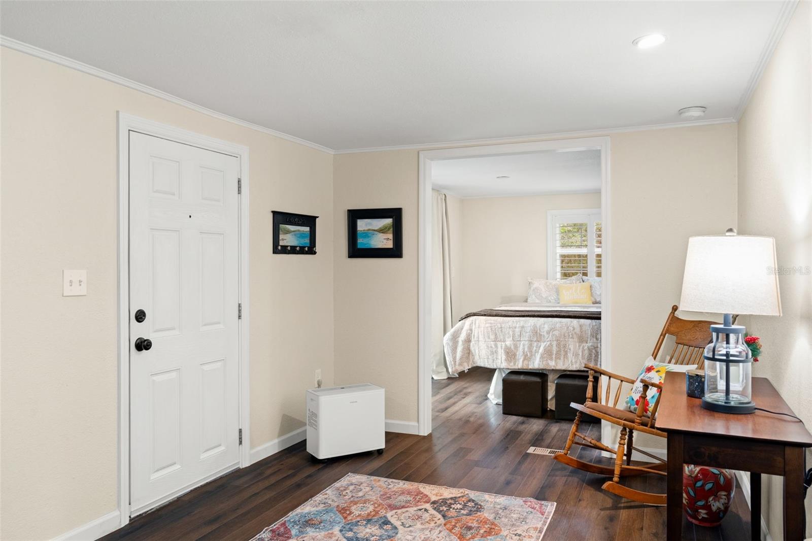 Listing photo id 4 for 785 Stockton Street