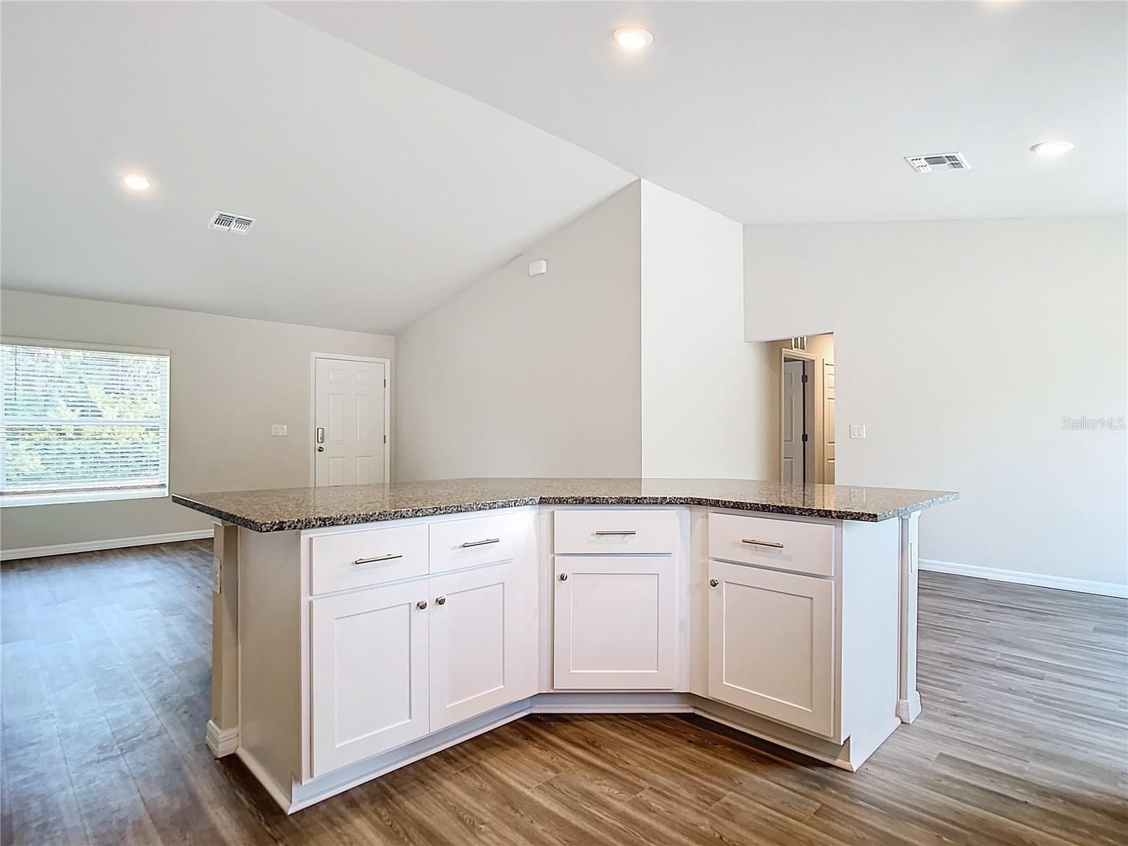 Image 6 of 20 For 17389 Tyler Avenue