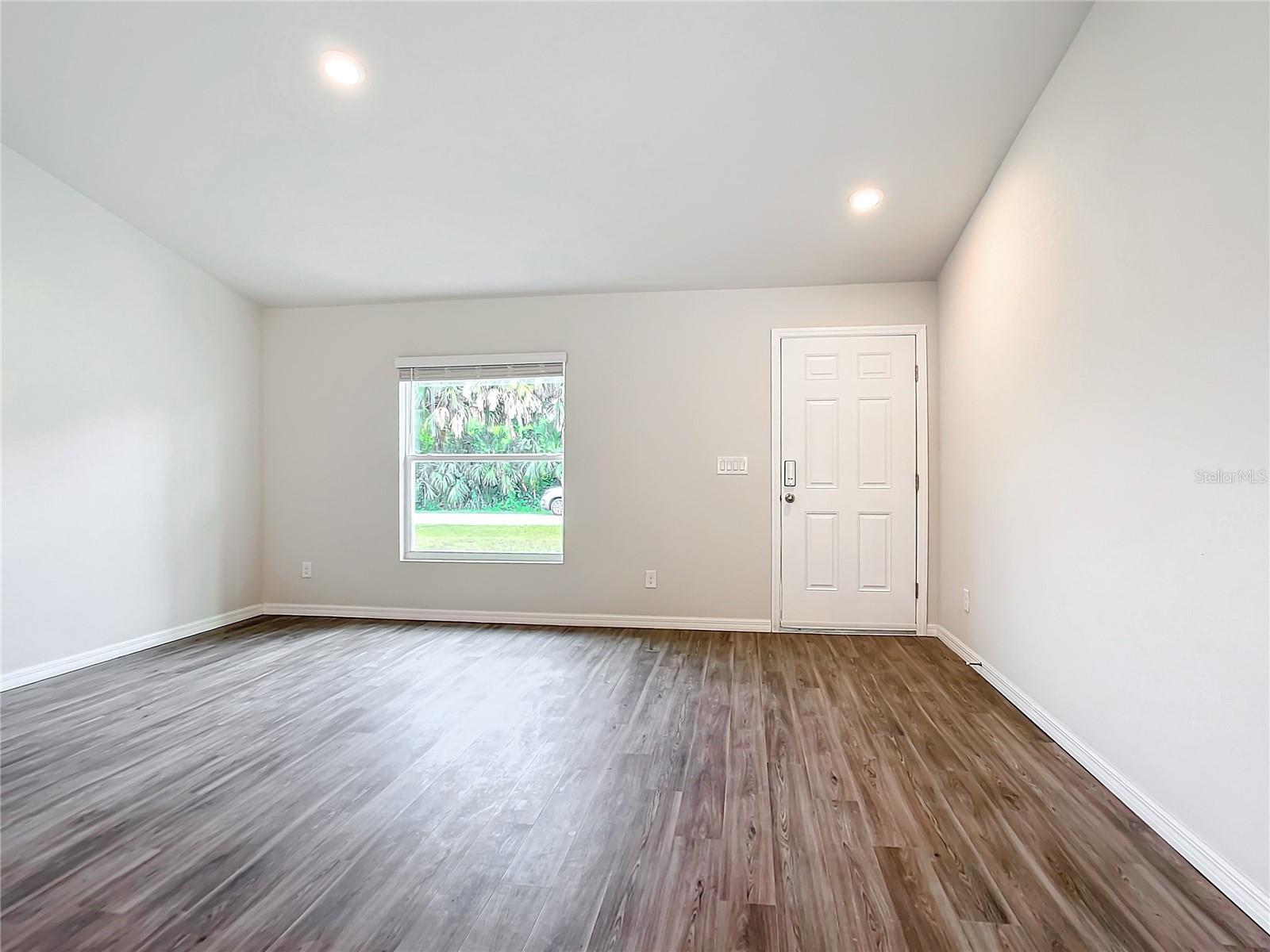 Image 3 of 14 For 2526 Rock Creek Drive