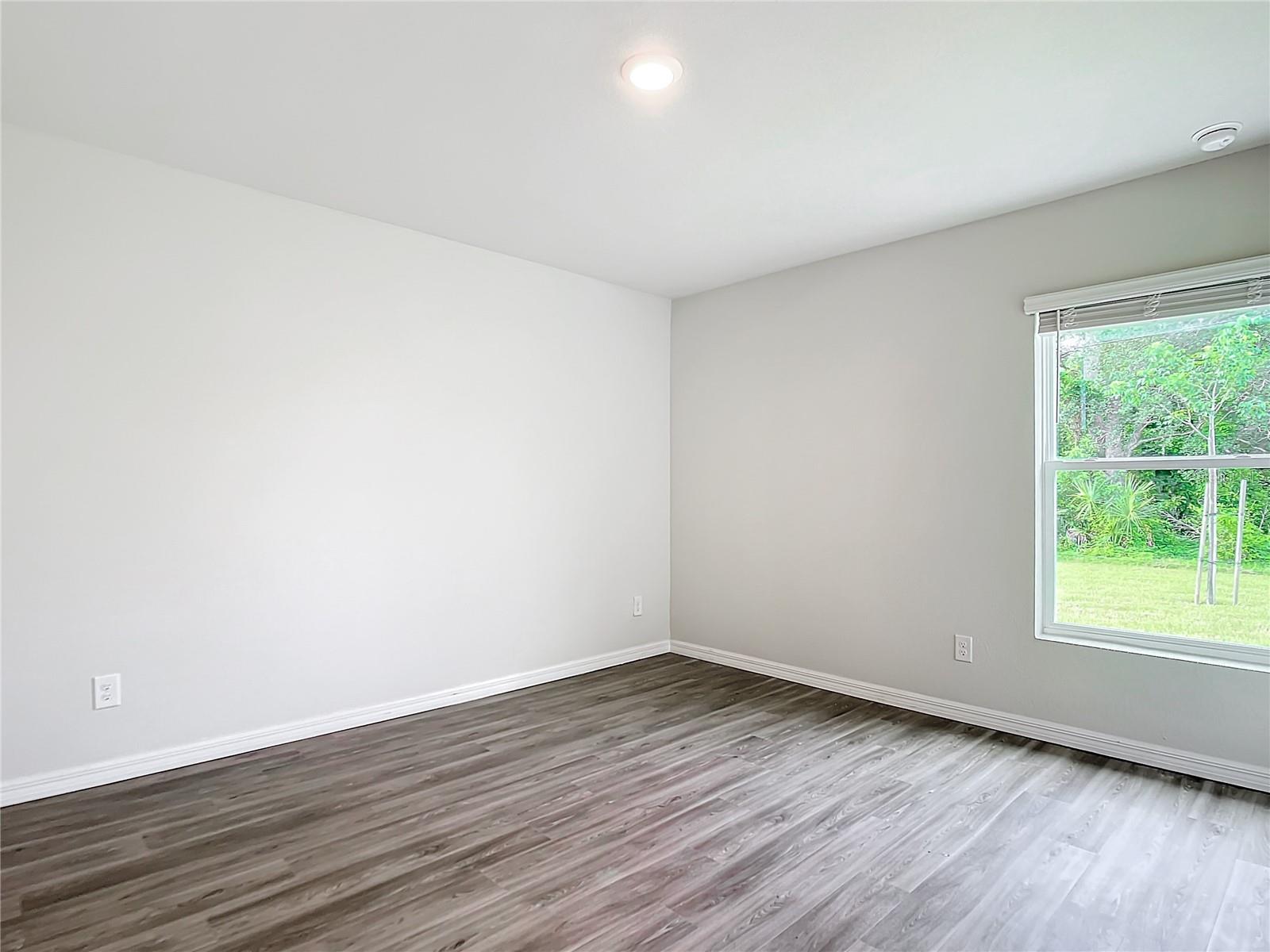 Image 8 of 14 For 2526 Rock Creek Drive
