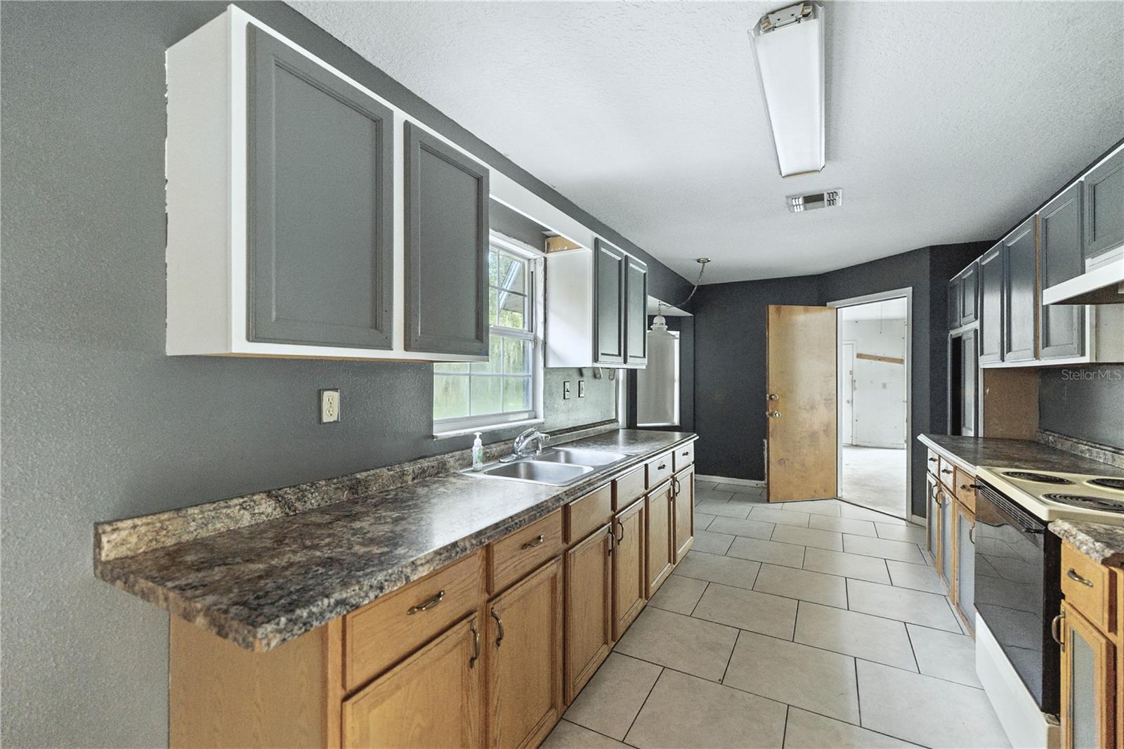 Image 14 of 25 For 4030 183rd Avenue Road