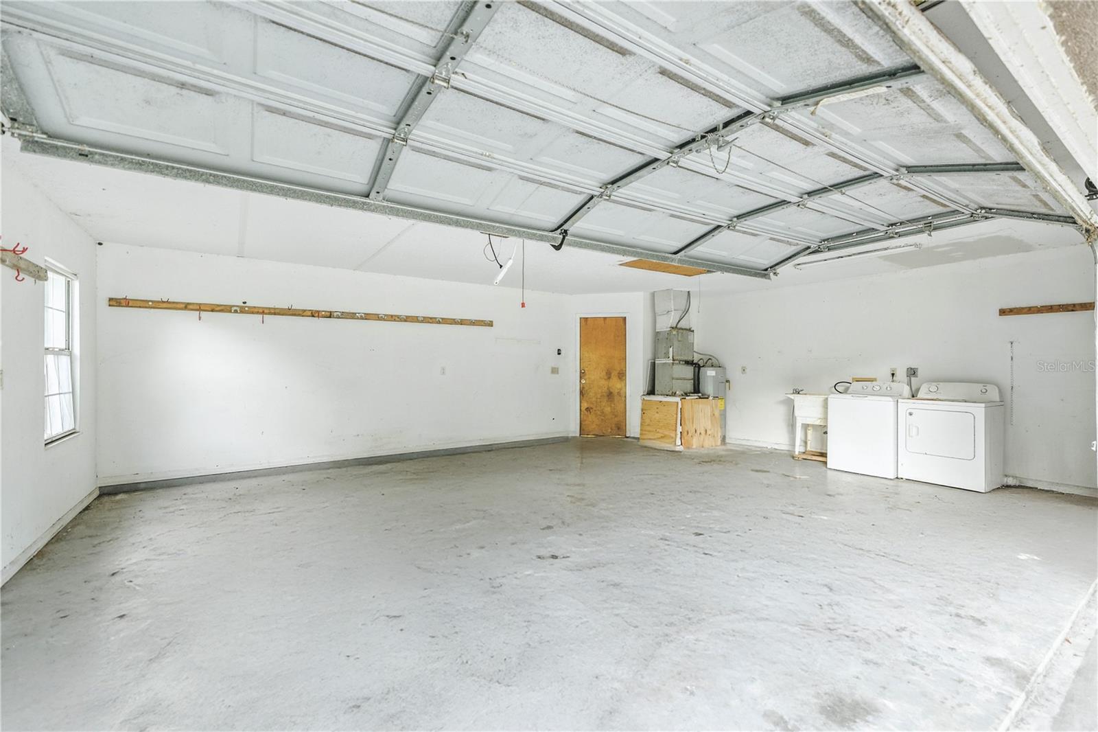 Image 21 of 25 For 4030 183rd Avenue Road