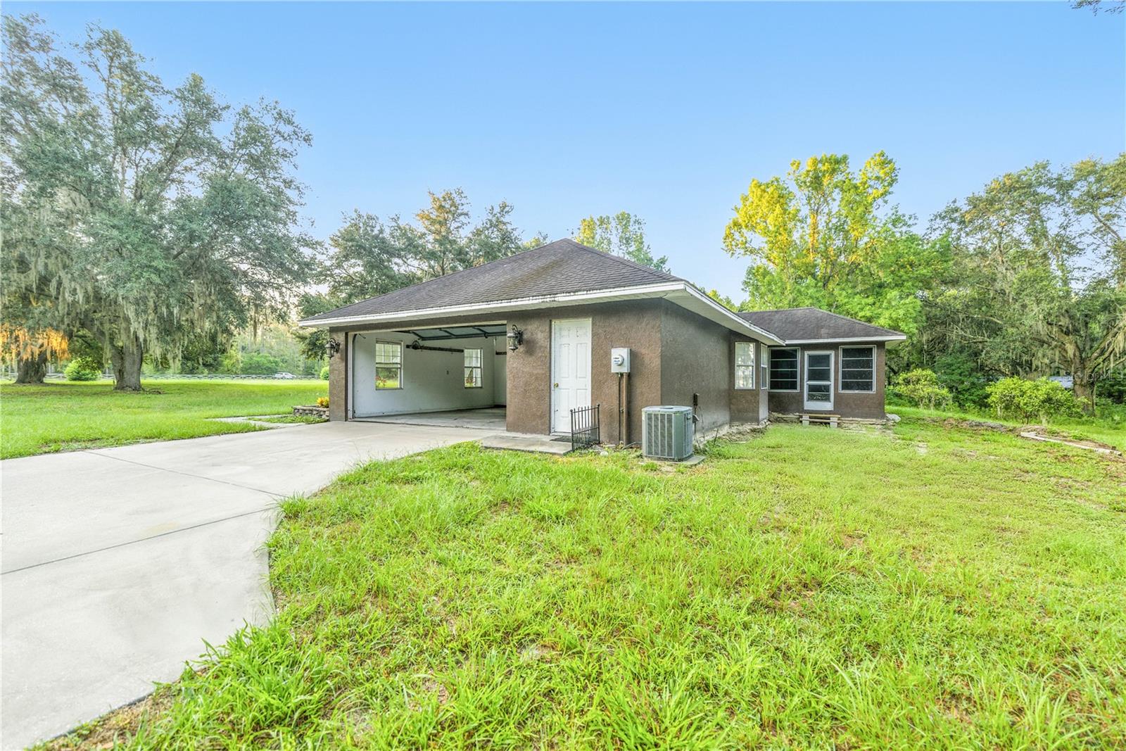 Image 4 of 25 For 4030 183rd Avenue Road