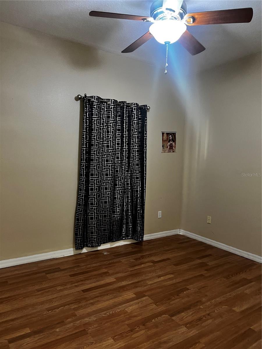 Image 31 of 79 For 27 Willow Road