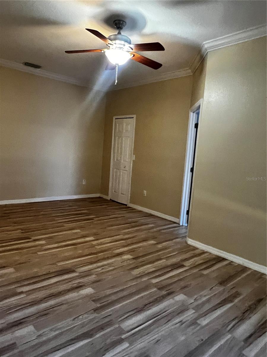 Image 39 of 79 For 27 Willow Road