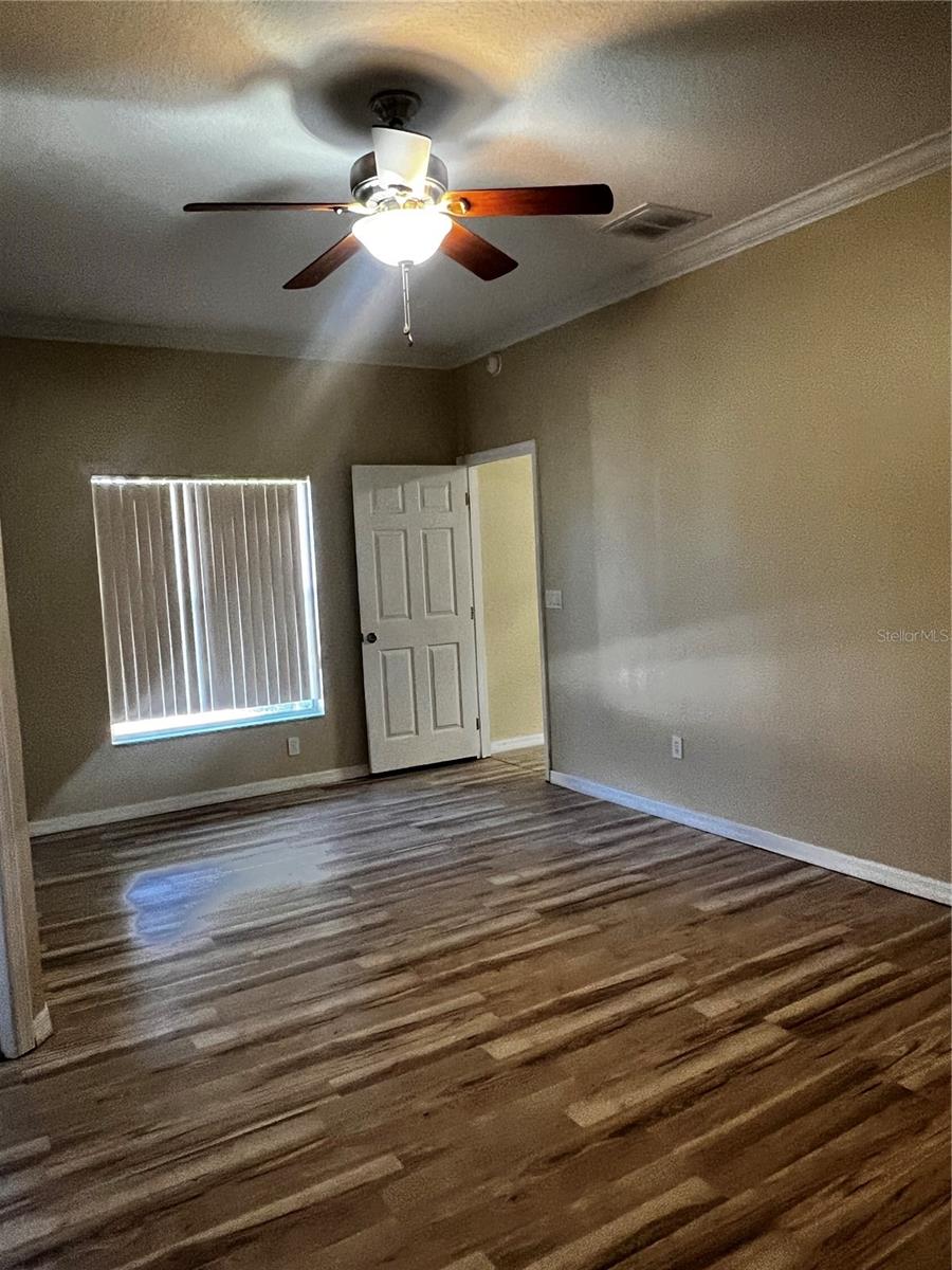 Image 43 of 79 For 27 Willow Road