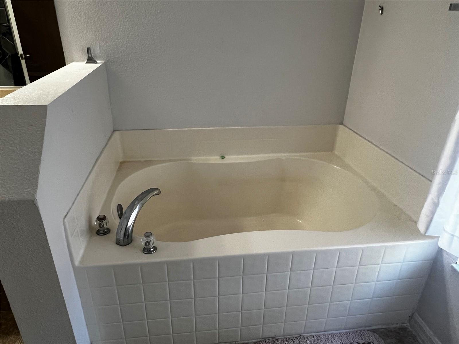 Image 47 of 79 For 27 Willow Road