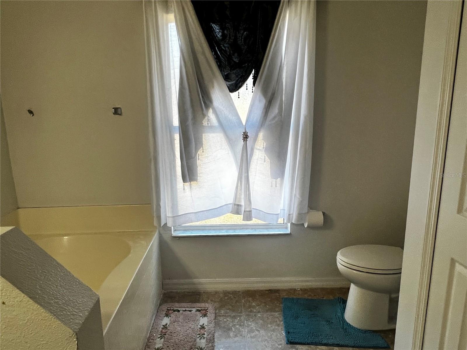 Image 48 of 79 For 27 Willow Road