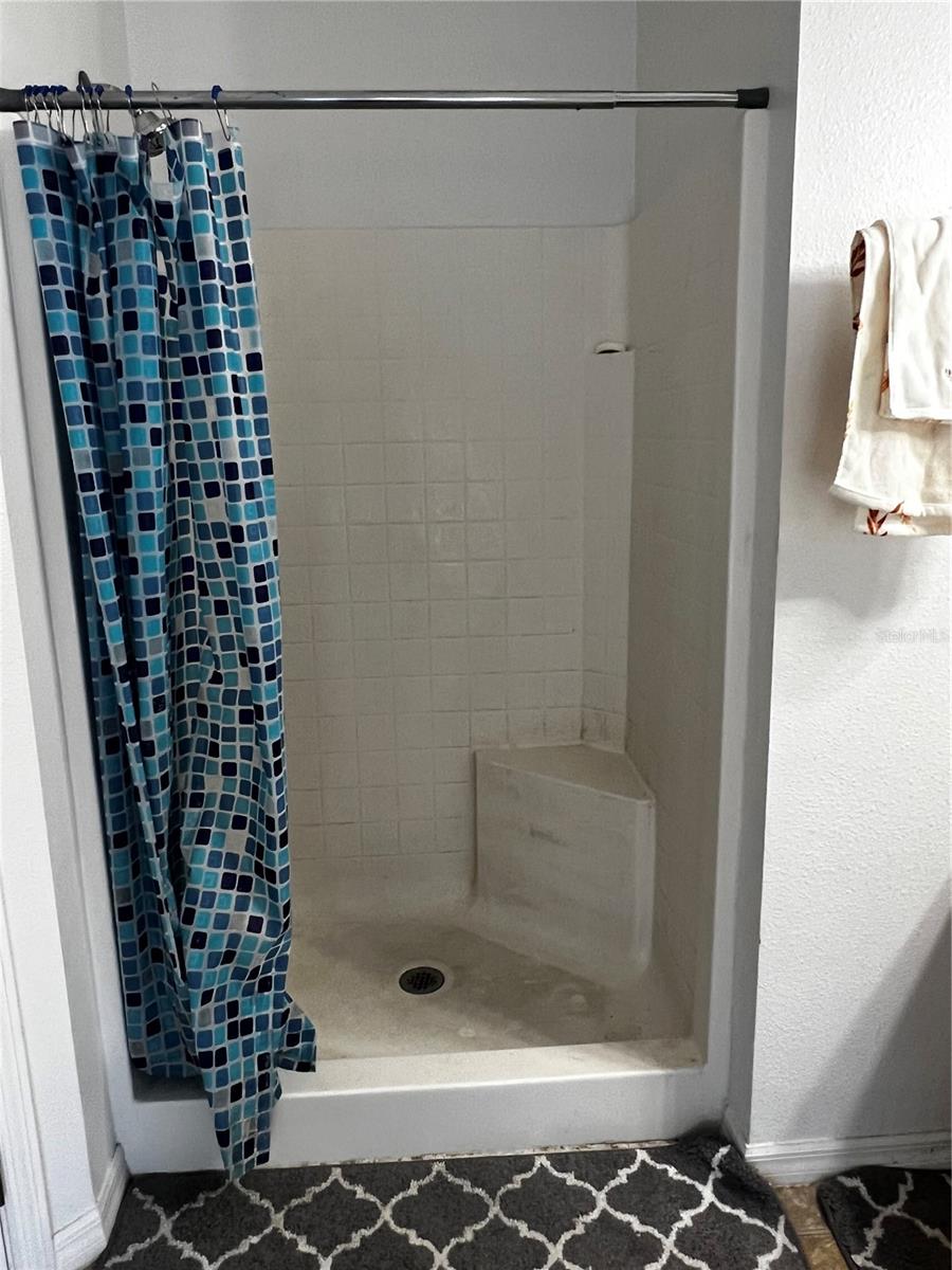 Image 49 of 79 For 27 Willow Road