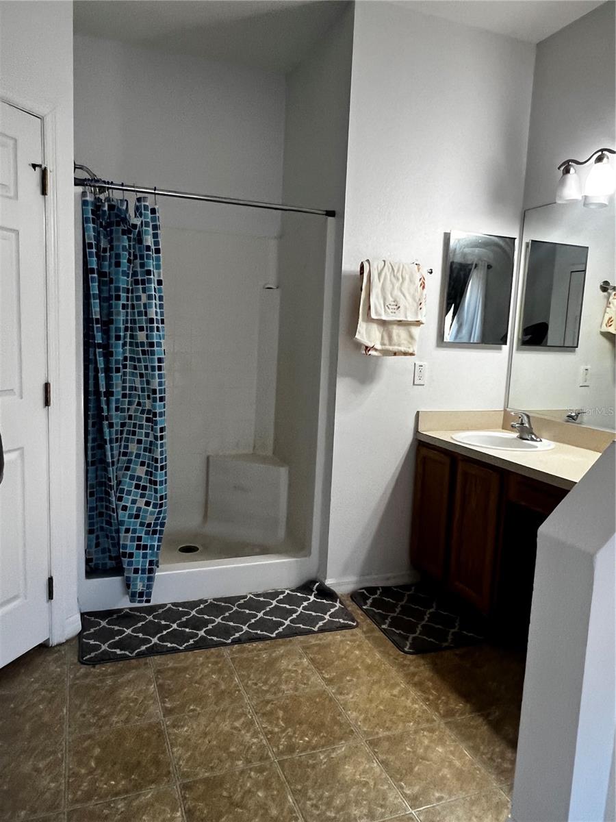 Image 51 of 79 For 27 Willow Road