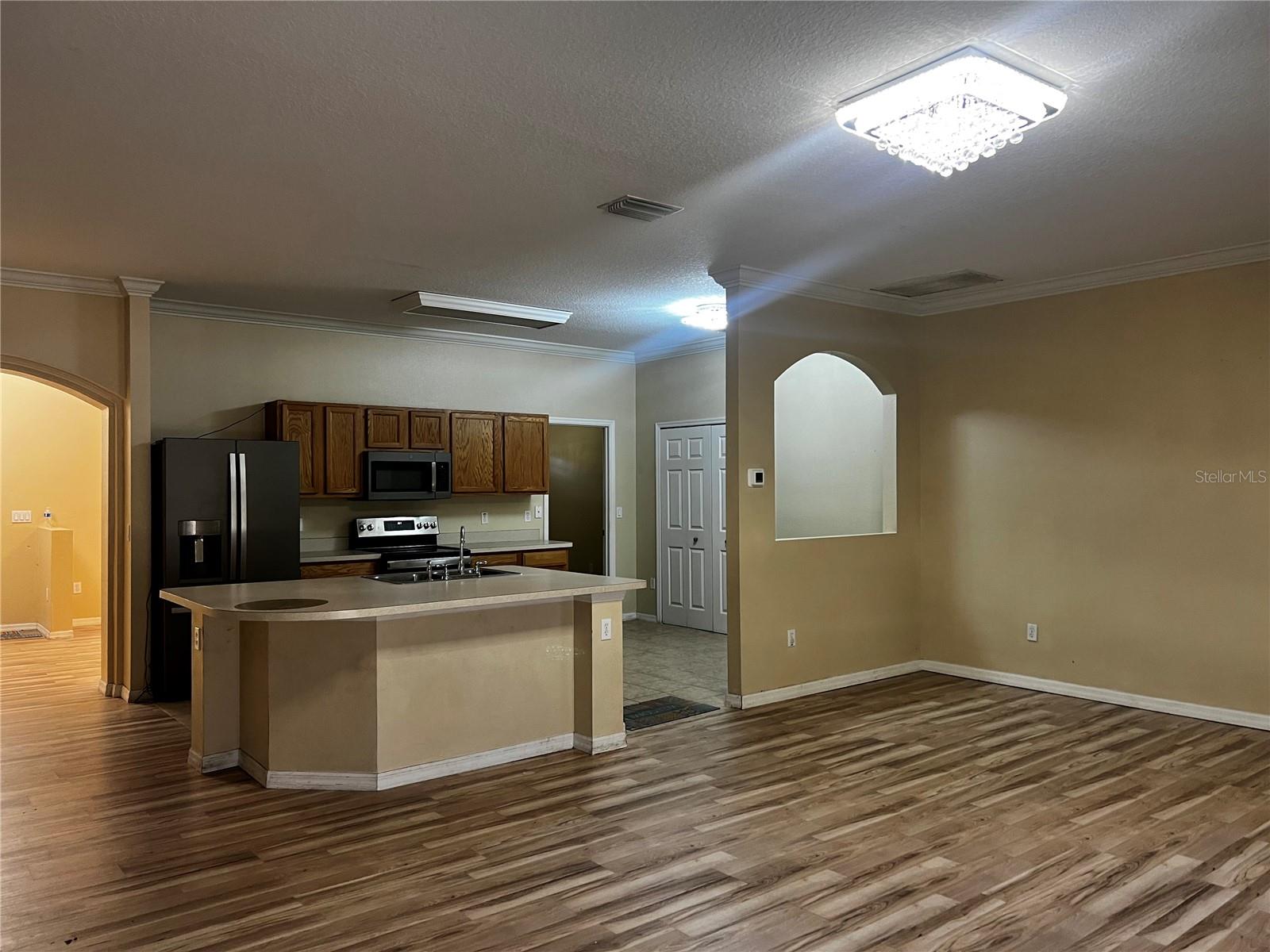 Image 56 of 79 For 27 Willow Road