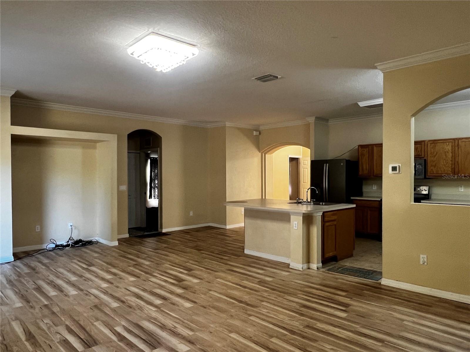 Image 58 of 79 For 27 Willow Road