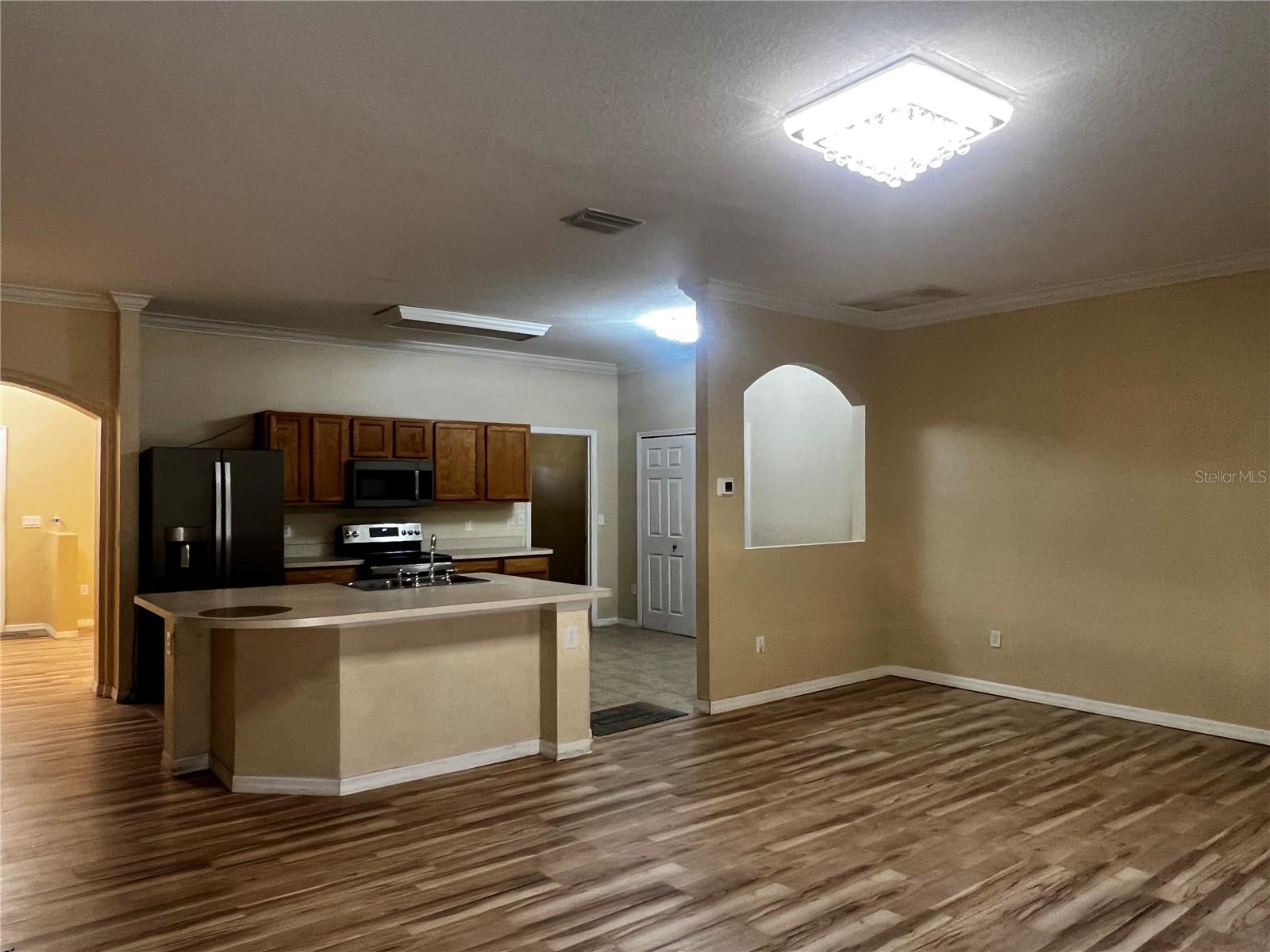 Image 62 of 79 For 27 Willow Road