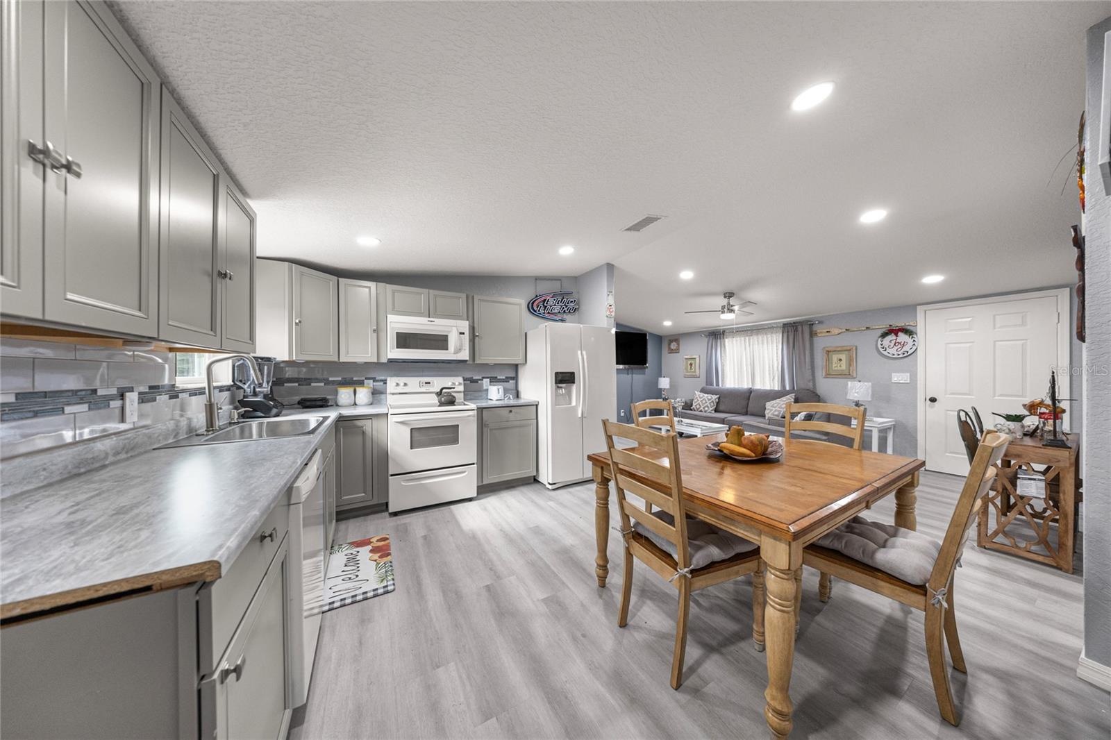 Image 11 of 35 For 8612 156th Place