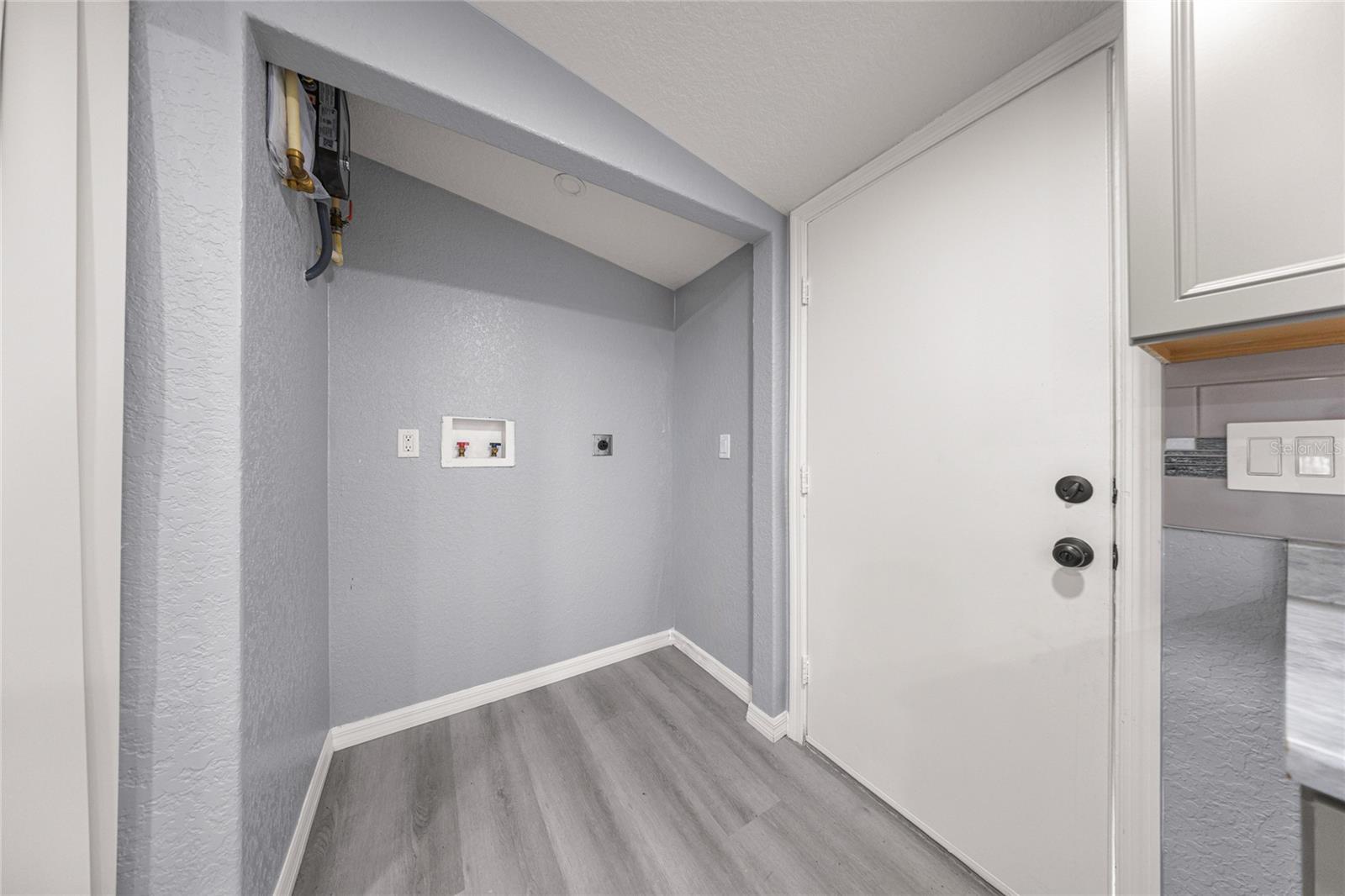 Image 13 of 35 For 8612 156th Place