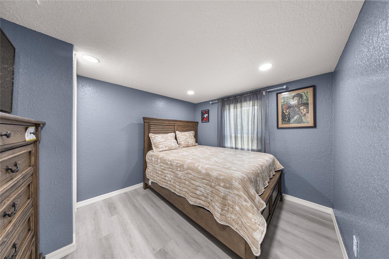 Image 15 of 35 For 8612 156th Place