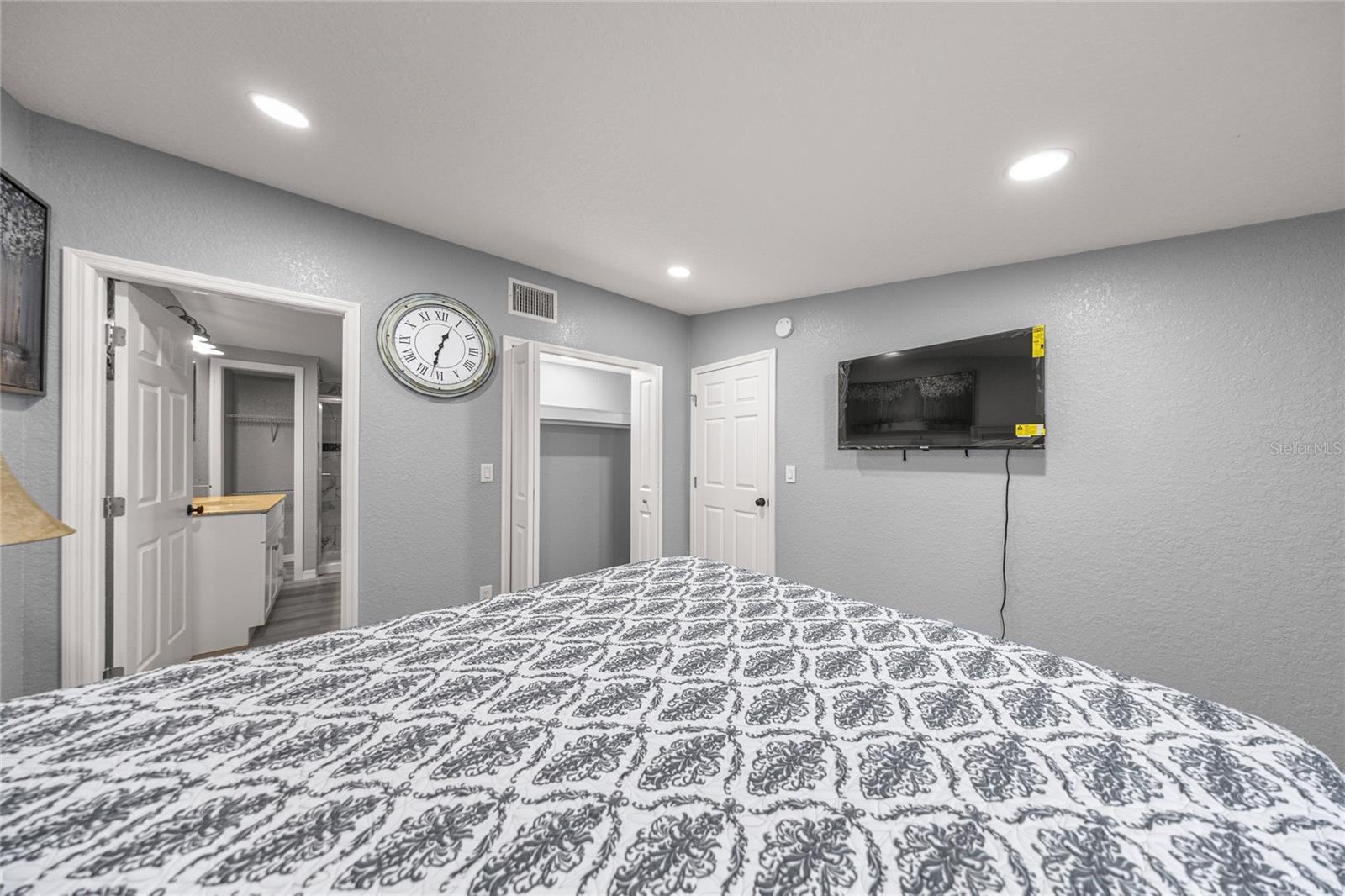 Image 21 of 35 For 8612 156th Place