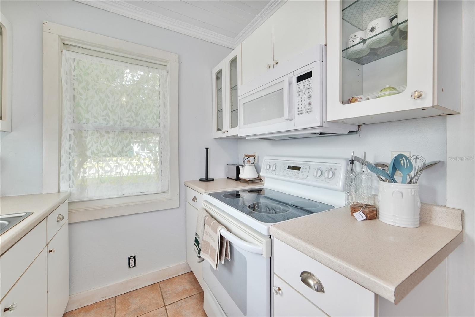 Image 16 of 38 For 1138 9th Avenue